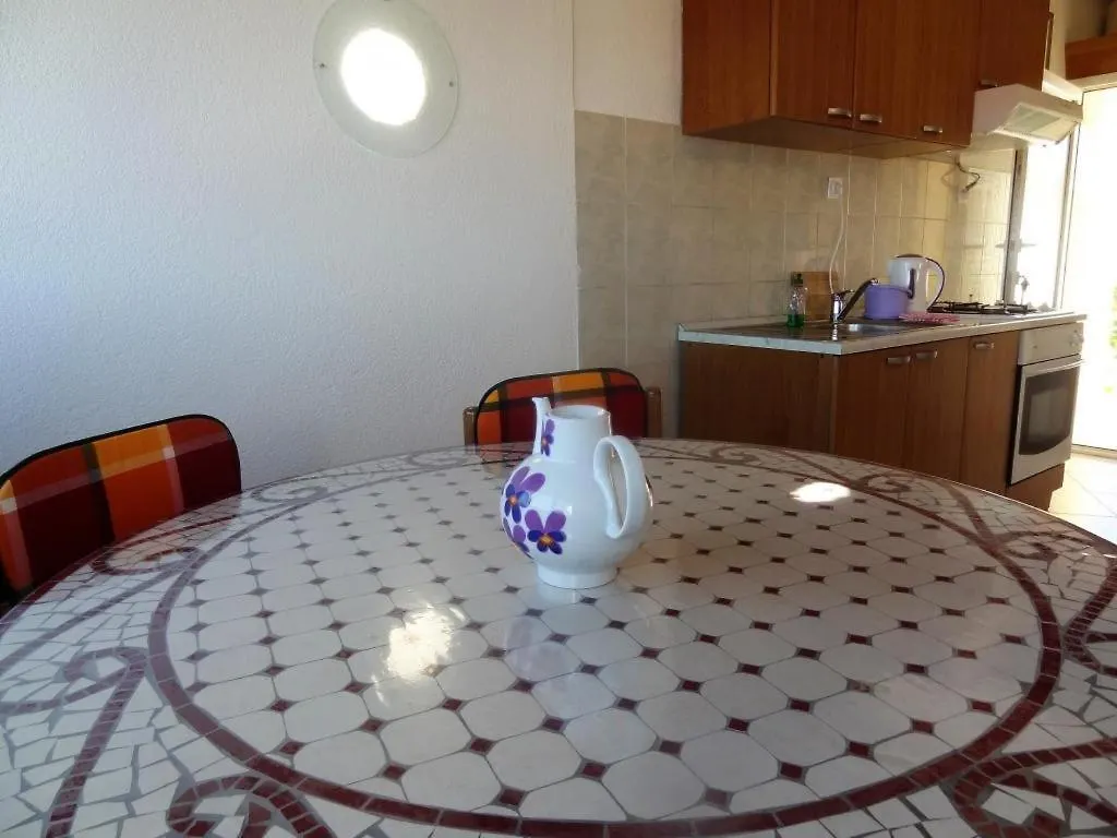 Ferienwohnung In Okrug Gornji Mit Meerblick, Terrasse, Klimaanlage, W-Lan 5046-3 Apartment