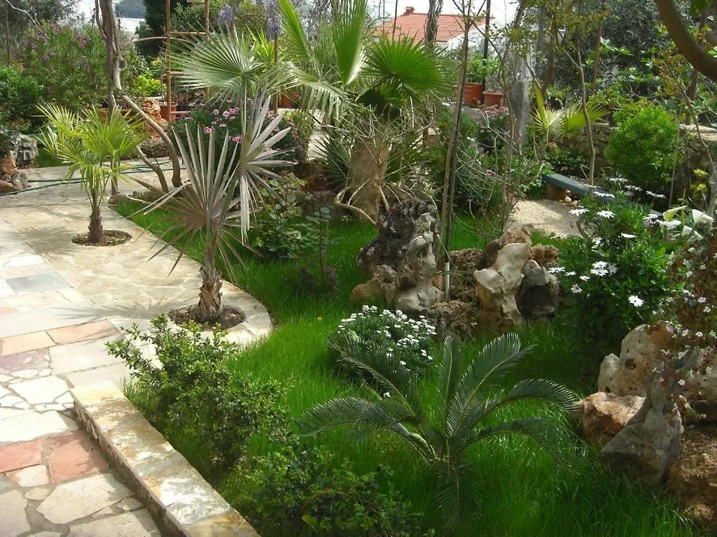 Ferienwohnung In Okrug Gornji Mit Meerblick, Terrasse, Klimaanlage, W-Lan 5046-3 0*,  Croatia