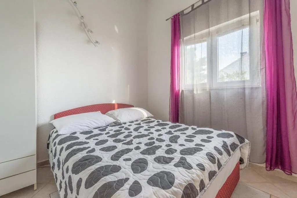 Ferienwohnung In Okrug Gornji Mit Meerblick, Terrasse, Klimaanlage, W-Lan 5046-3 0*,