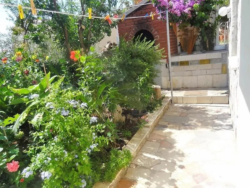 Apartment Ferienwohnung In Okrug Gornji Mit Meerblick, Terrasse, Klimaanlage, W-Lan 5046-3